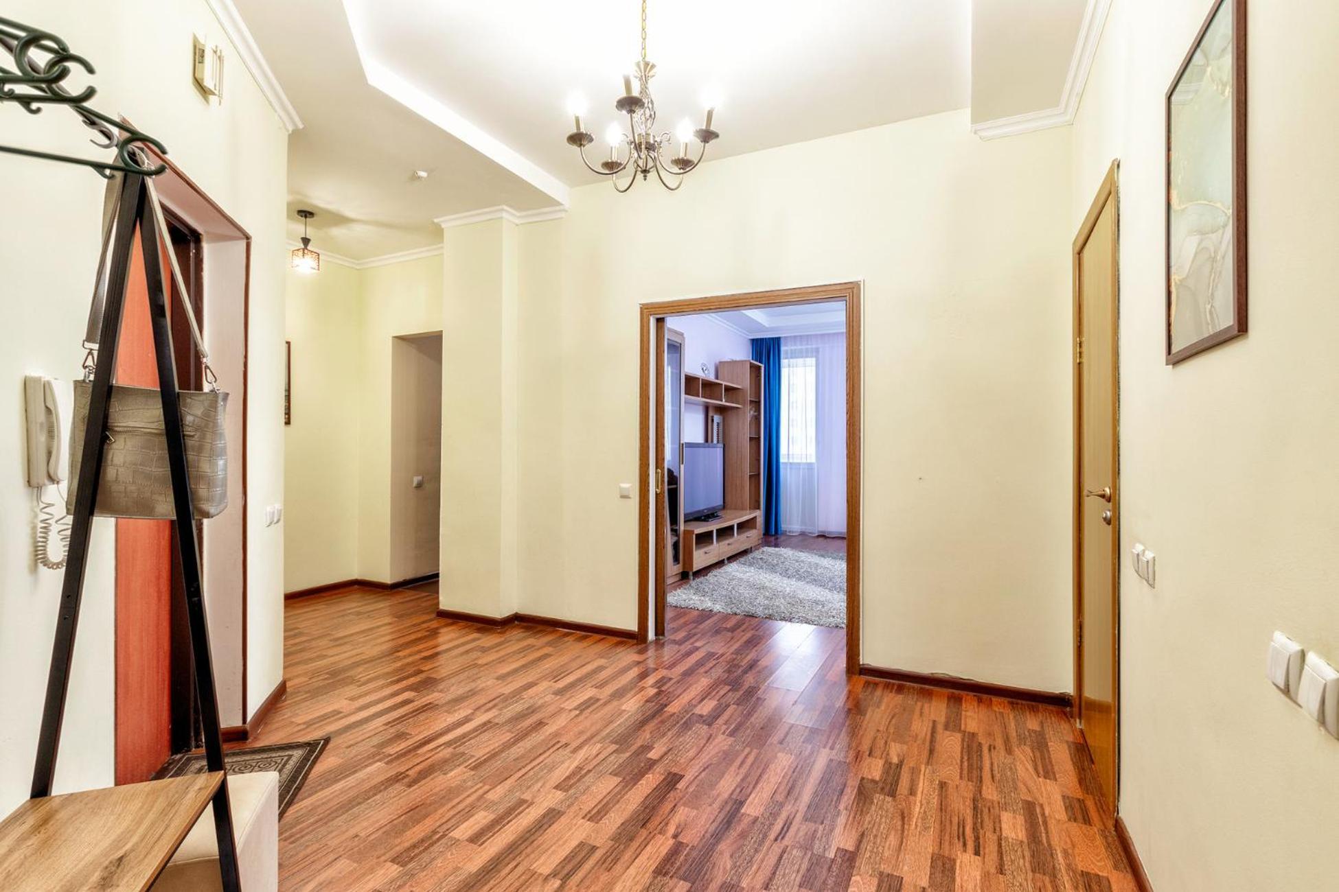 Апартаменты 2Day Apart У Байтерека Astana Bilik gambar